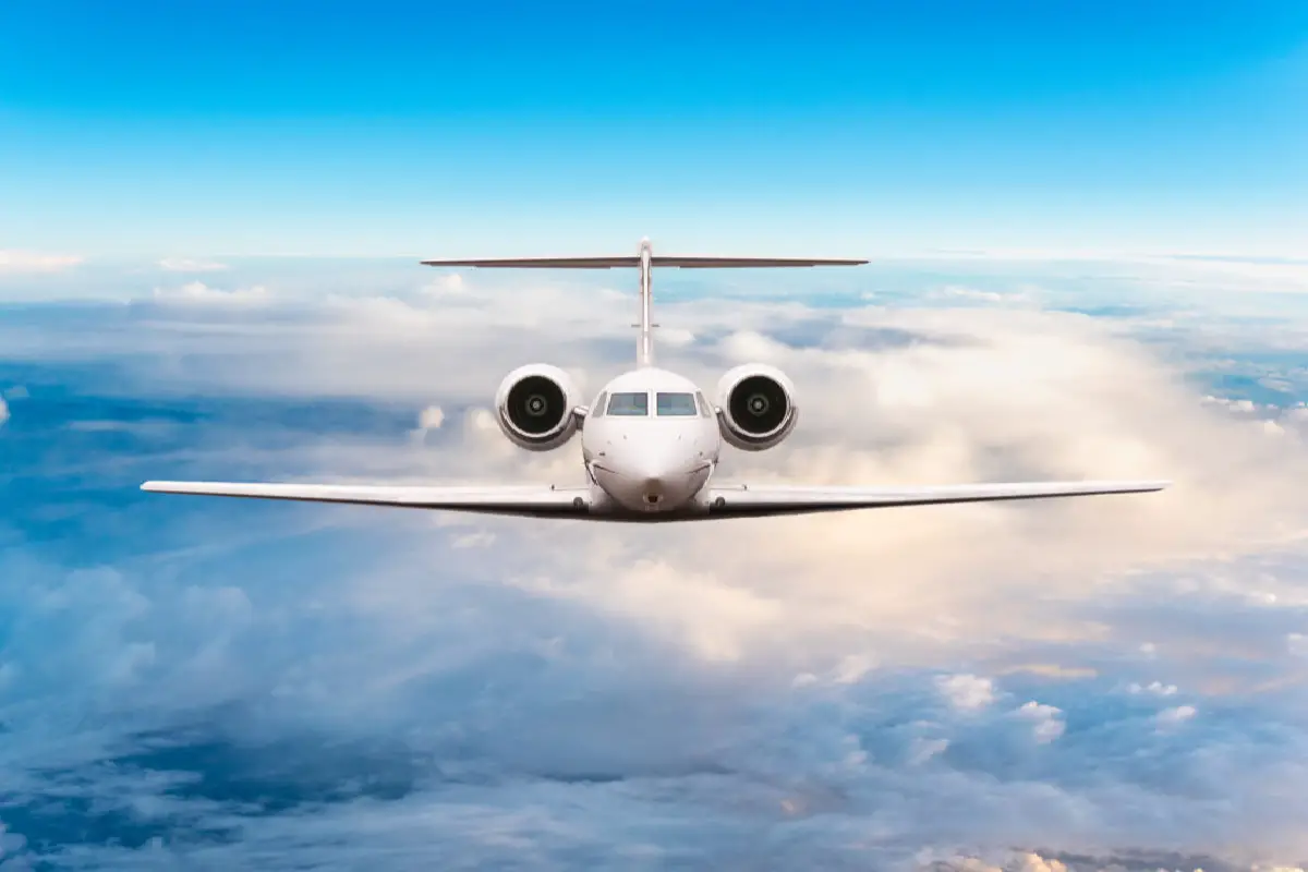 Can private jets fly international