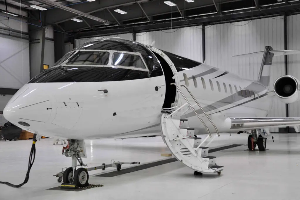 Bombardier Challenger 850