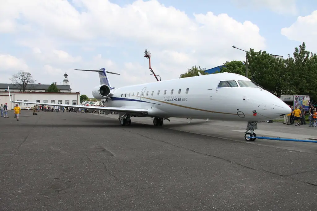 Bombardier Challenger 850